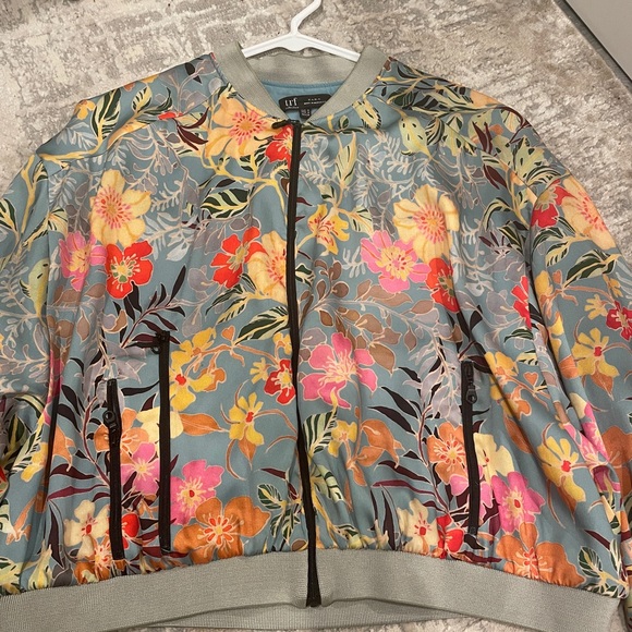 Zara Jackets & Blazers - ZARA Light Weight Jacket